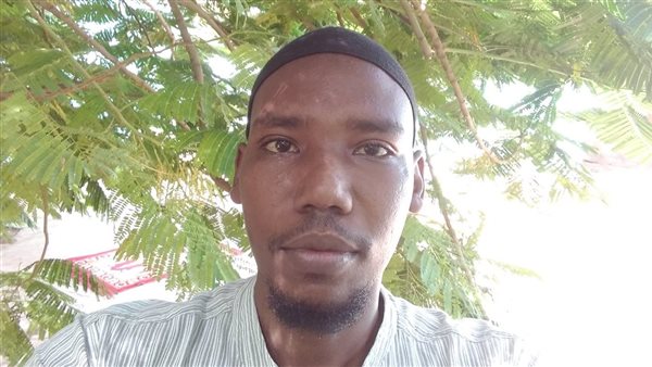 نجل الفنان التشكيلي