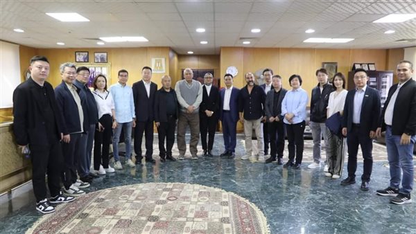 جانب من لقاء محافظ