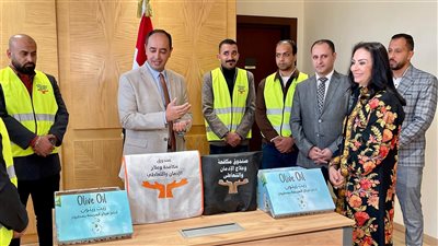 بعد إنتاجهم زيت الزيتون.. وزيرة التضامن تشيد بمتعافين من الإدمان: شعرت أني أمام رواد أعمال محترفين