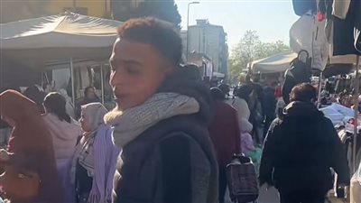 الاثنين كيلو بجنيه ونصف.. مصور فيديو بائع البصل في ميلانو: المصريين بيتعاملوا مع اليورو على إنه جنيه| خاص