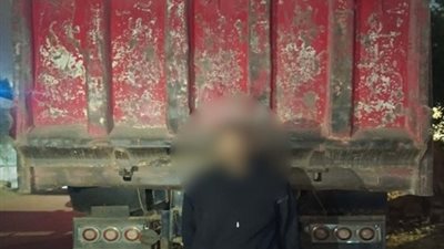 هرب خوفًا من تعدي الأهالي.. القبض على سائق سيارة اصطدام بأتوبيس في القاهرة