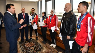 وزير الرياضة يستقبل أبطال المشروع القومي للموهبة بعد تحقيق 18 ذهبية ببطولة إفريقيا لرفع الأثقال