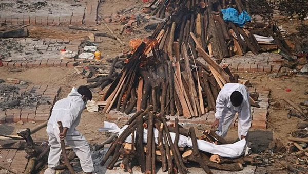 هندي يستيقظ من الموت