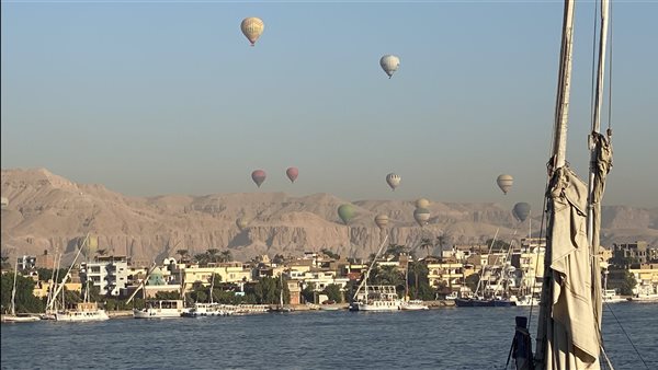 البالون الطائر بالأقصر