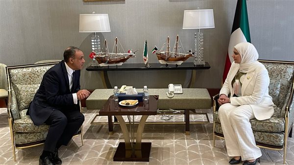 وزير الخارجية خلال