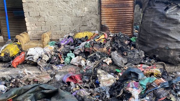 حريق في مخزن خردة