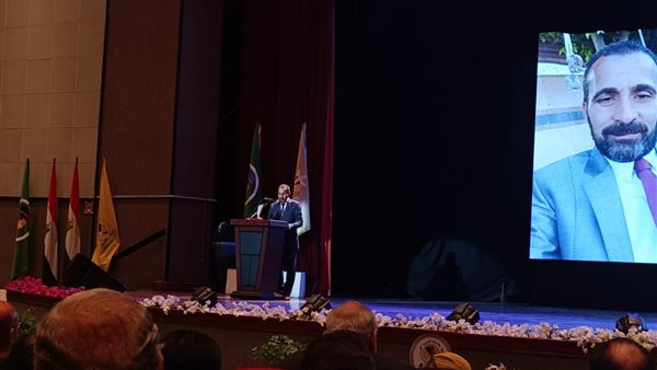 انطلاق مؤتمر أدباء