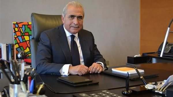 الاقتصادي البارز