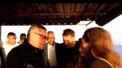 بعد إنقاذ 28 شخصًا.. محافظ البحر الأحمر يطمئن على ركاب اللانش الغارق بمرسى علم | بث مباشر