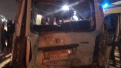 مصرع شخصين وإصابة 13 آخرين في تصادم مقطورة وميكروباص بالإسكندرية | بث مباشر