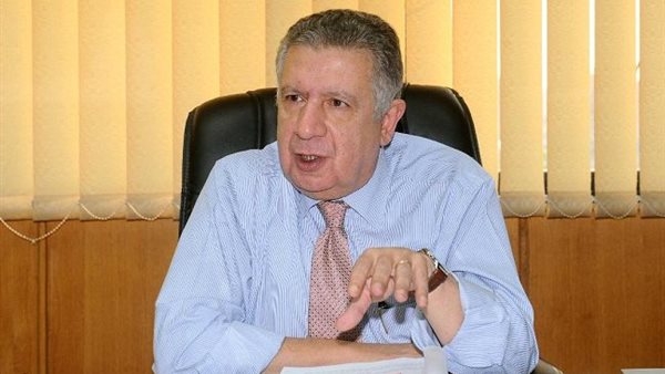 عمرو كمال رئيس البنك