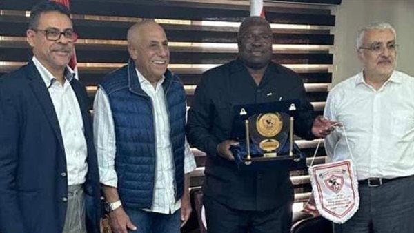 حسين لبيب يستقبل