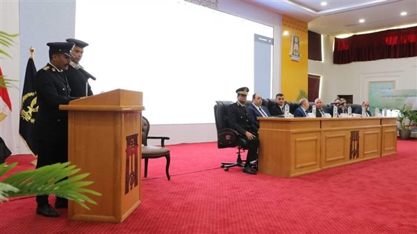 جانب من إجراء قرعة