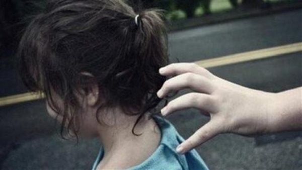 استدراج صغيرة - تعبيرية