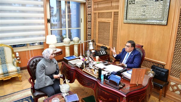 محافظ الدقهلية مع