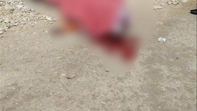 بسبب دعوى خلع.. تشييع جنازة سيدة قتلت على يد زوجها ببني سويف خلال ذهابها إلى العمل