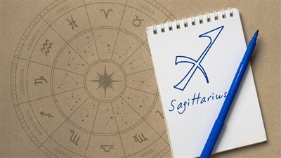 توقعات الأبراج النارية حظك اليوم الثلاثاء 3-12-2024: أجواء فلكية مميزة للأسد والقوس