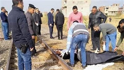 تفاصيل مصرع بائع خضار تحت عجلات القطار في المنوفية | بث مباشر