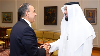 وزير الخارجية والهجرة يجتمع برئيس مجلس أمناء الصناديق الإنسانية