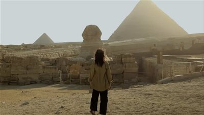بعد ظهورها بالأهرامات.. الصحافة العالمية تتغنى بالأماكن الأثرية في مصر بعد طرح برومو فيلم Inheritance بطولة فيبي دينيفور