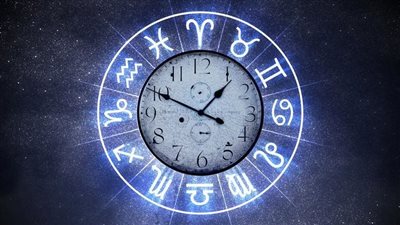 توقعات الأبراج المائية حظك اليوم الثلاثاء 18-2-2025: 4 تأثيرات مختلفة لقمر العقرب