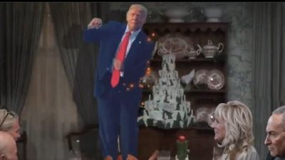 بعد فوزه بالانتخابات.. ترامب يسخر من بايدن وهاريس على طريقته الخاصة في عيد الشكر | فيديو