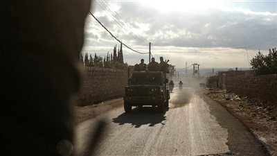 مقتل وإصابة العشرات.. الجيش السوري يستهدف قيادات الفصائل المسلحة 