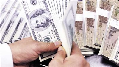 خبير اقتصادي: تحرك سعر الصرف أمر صحي وسليم.. لكن له آثار تضخمية 