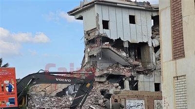 بعد هدم فيلا رياض الخولي.. مصدر بمحافظة الجيزة: كانت آيلة للسقوط والفنان باعها منذ فترة