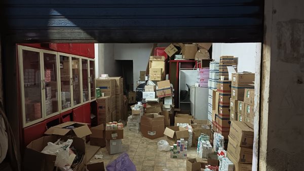 ضبط مخزنين أدوية