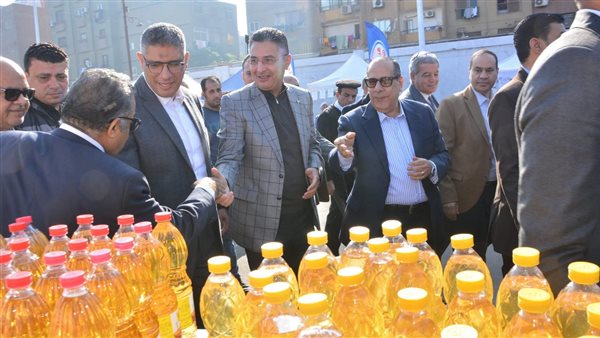  وزير التموين يفتتح