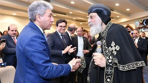 وزير السياحة والبابا