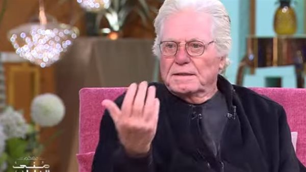 حسين فهمي خلال لقائه