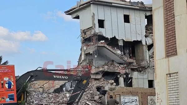 هدم فيلا الفنان رياض