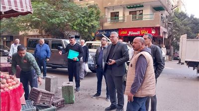 غلق 3 محال تجارية خلال حملة مكبرة لإزالة الإشغالات بالطالبية | صور