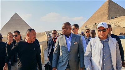 رئيس الجابون يزور منطقة آثار أهرامات الجيزة| صور 