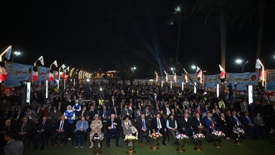 وزيرا قطاع الأعمال والرياضة يشهدان حفل تسليم 70 جهاز عروس لفتيات يتيمات بالغربية