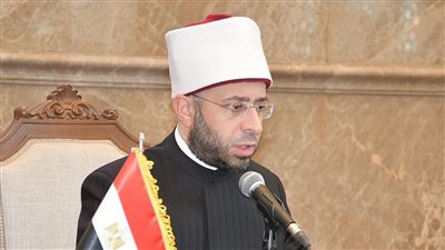 عشرة آلاف و500 صفحة.. وزير الأوقاف يطلب من كاتبة جزائرية إهدائه نسختين من كتابها الأضخم في العالم