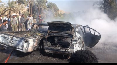 مصرع 3 أشخاص متفحمين وإصابة آخر إثر حادث تصادم سيارتين بأسوان