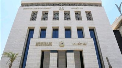 وزير الأوقاف يعتمد أول حركة تنقلات للأئمة ومقيمي الشعائر والمؤذنين والعمال