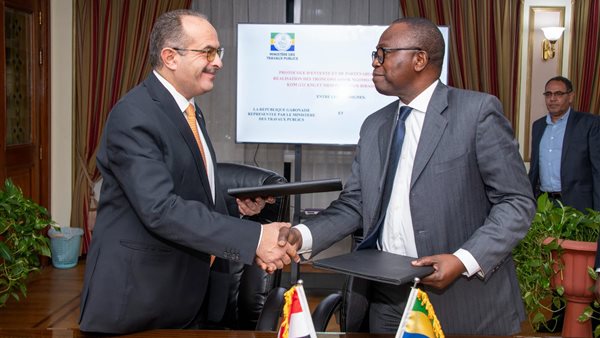 جانب من توقيع مذكرة