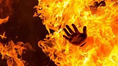 شاب يشعل النيران في خطيبته بسبب خلافات بينهما بالمنيا | بث مباشر