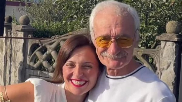 أمريكية تبحث عن والديها