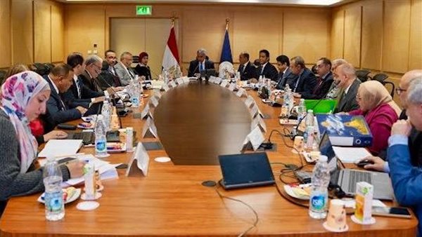 اجتماع وزير السياحة