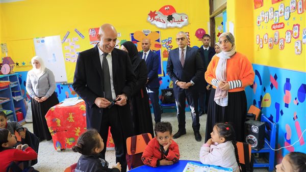 وزير التعليم خلال