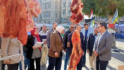 بسبب الإقبال الكبير.. مد العمل بسوق اليوم الواحد في المنشية وسط الإسكندرية 