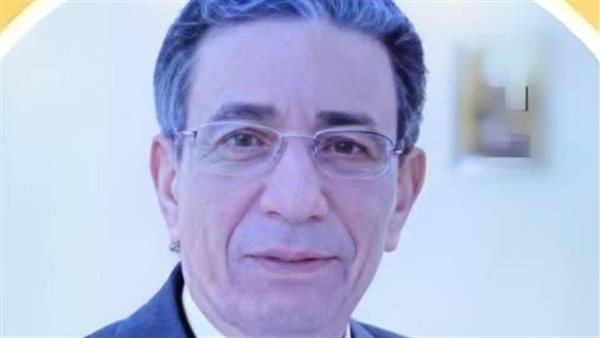  الدكتور حلمي محمود