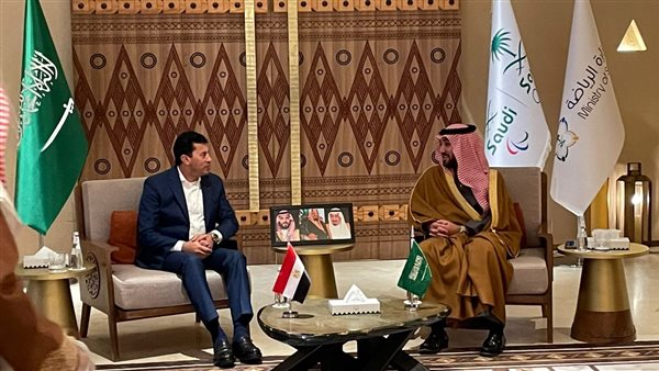 وزير الشباب والرياضة