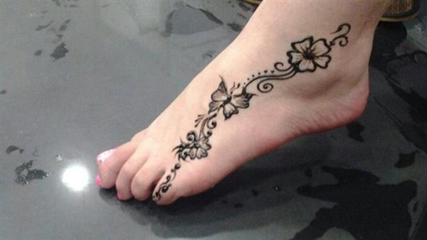 رسومات حنة للقدمين
