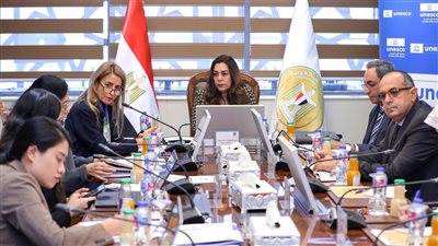 وزيرة التنمية المحلية ومديرة مكتب اليونسكو يعقدان اجتماعا مع المحافظين لتعريفهم بشبكة المدن المبدعة 